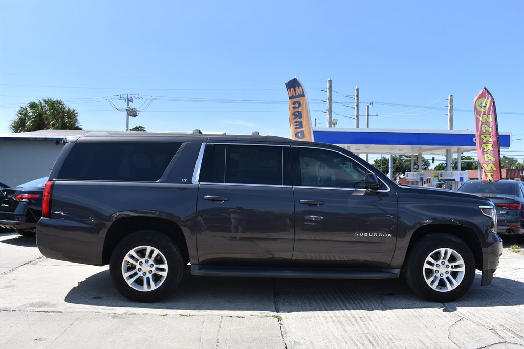 2015 Chevrolet Suburban - $17,495