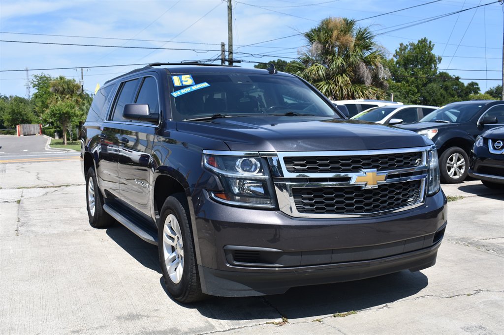 2015 Chevrolet Suburban - $17,495