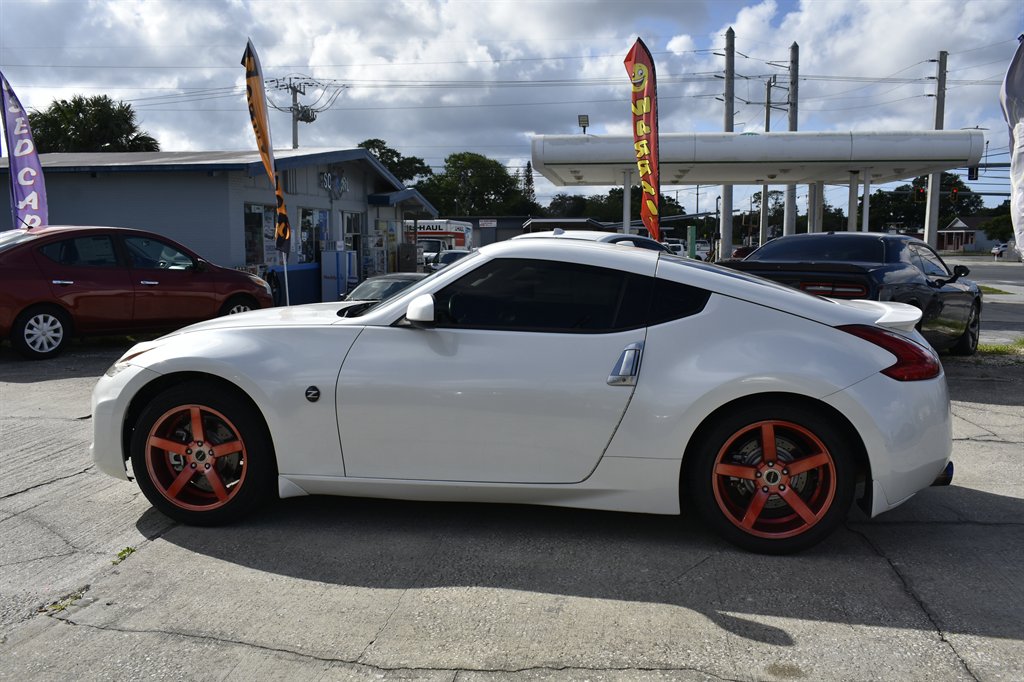 2013 Nissan 370Z - $17,995