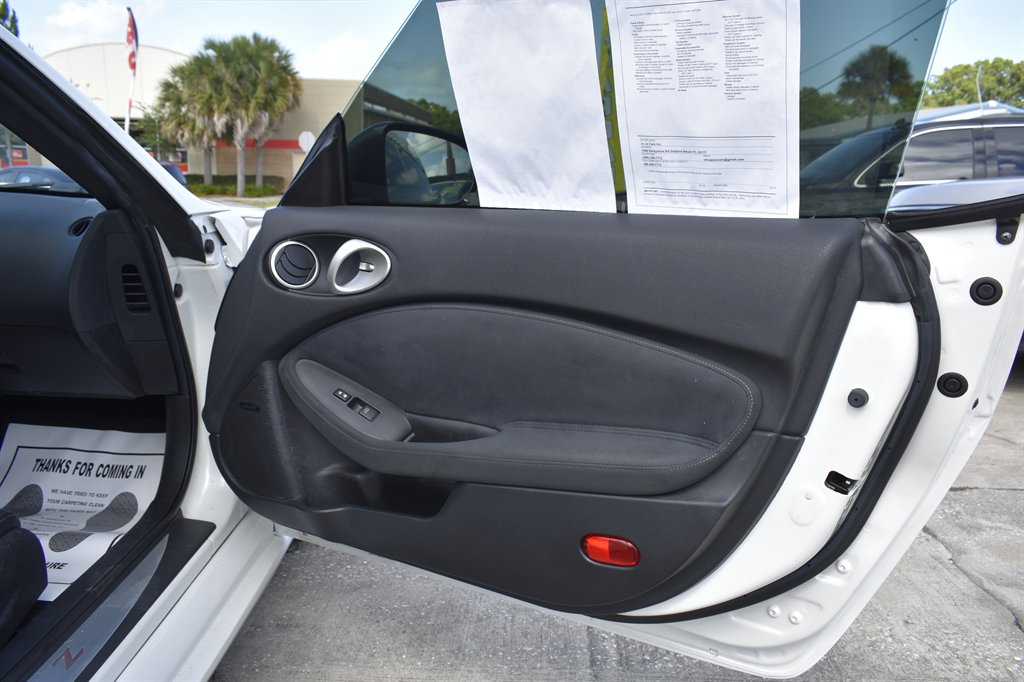 2013 Nissan 370Z - $17,995