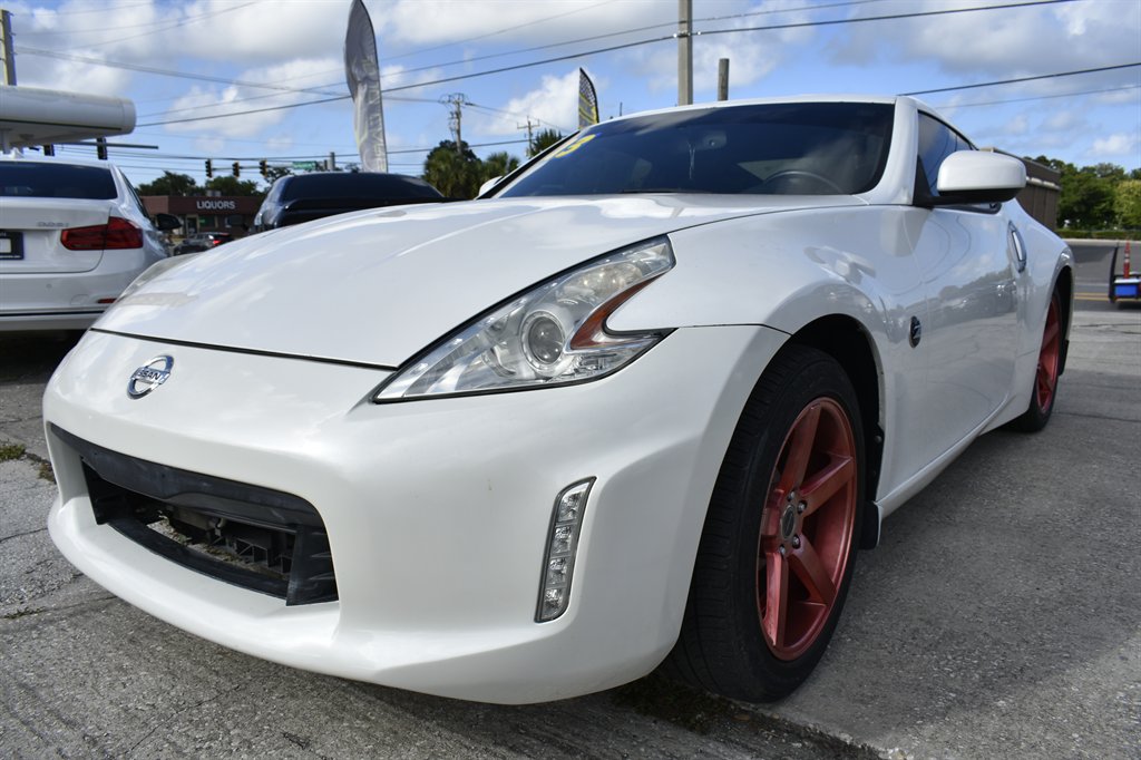 2013 Nissan 370Z - $17,995