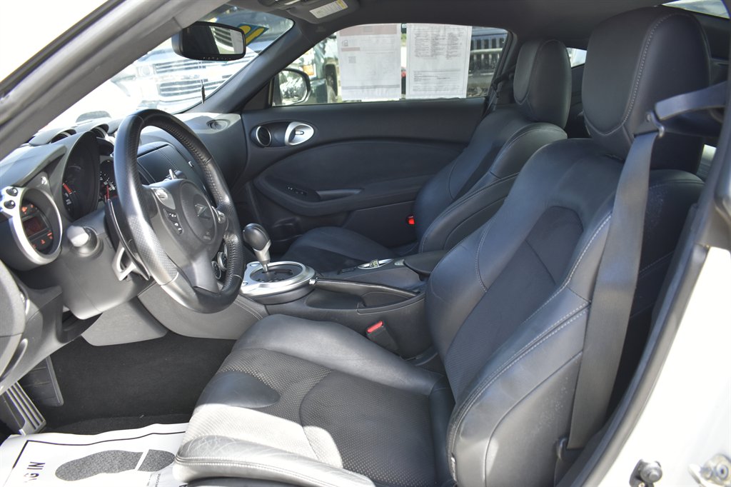 2013 Nissan 370Z - $17,995