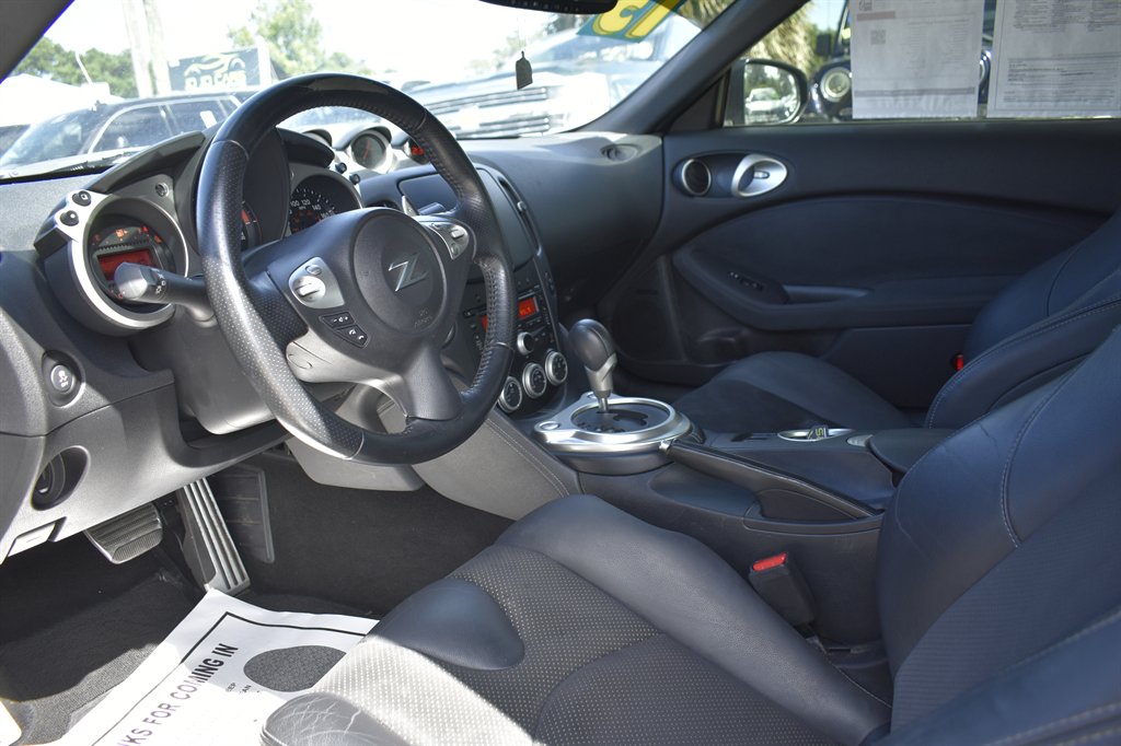 2013 Nissan 370Z - $17,995