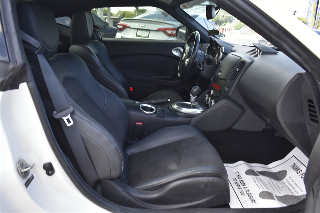 2013 Nissan 370Z - $17,995