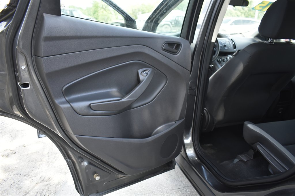 2015 Ford Escape S photo