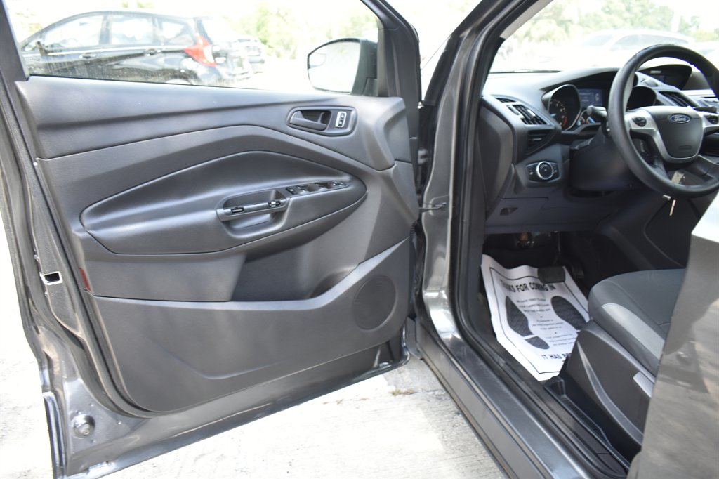 2015 Ford Escape S photo