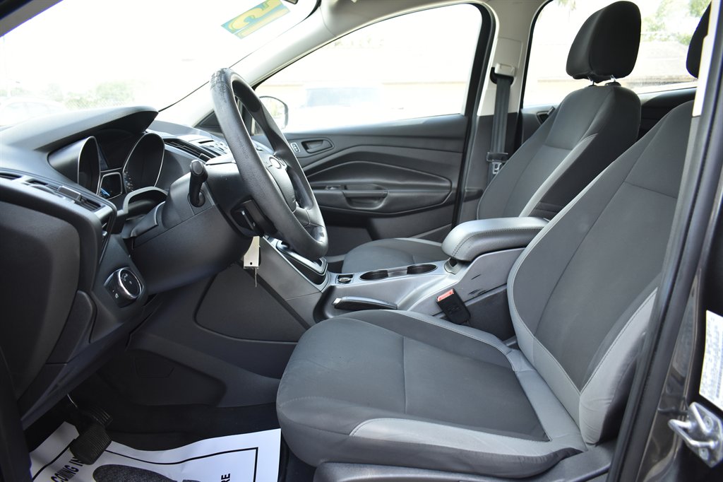 2015 Ford Escape S photo