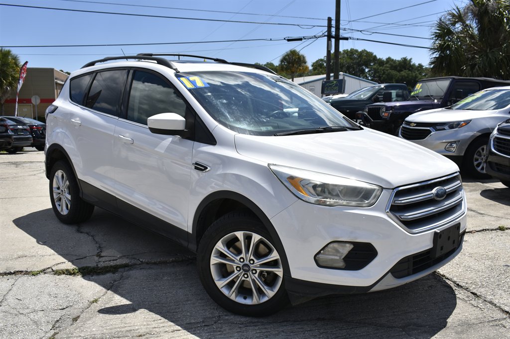 2017 Ford Escape - $9,995