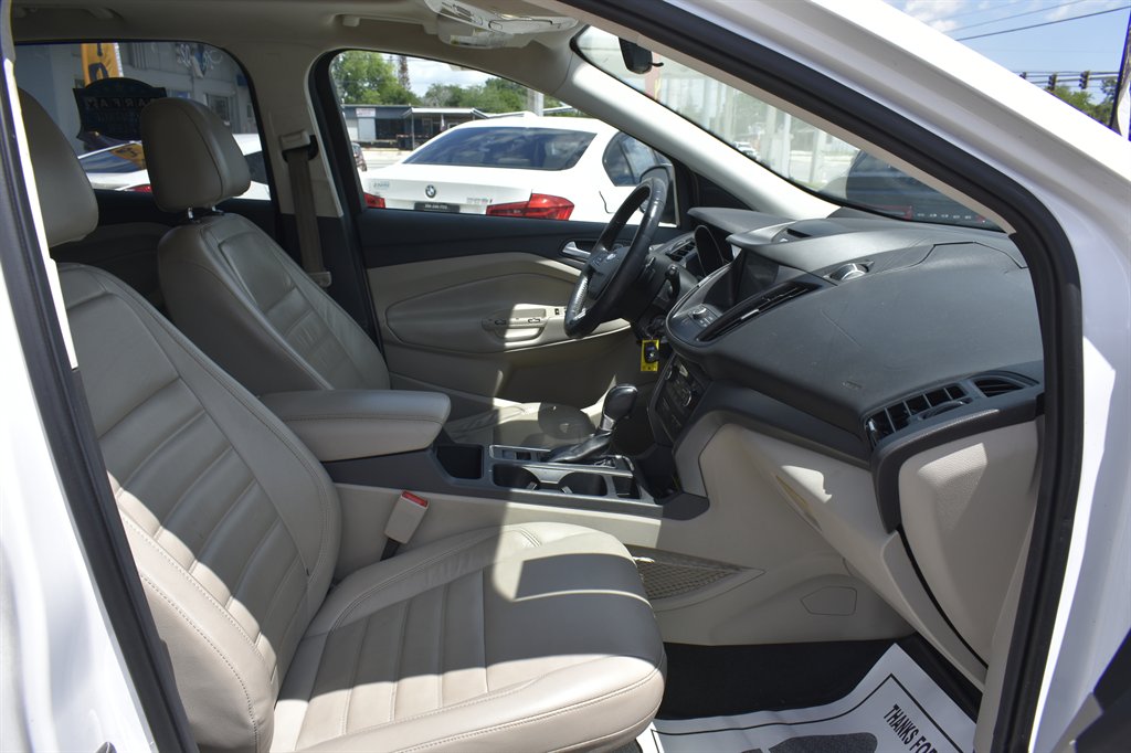 2017 Ford Escape - $9,995