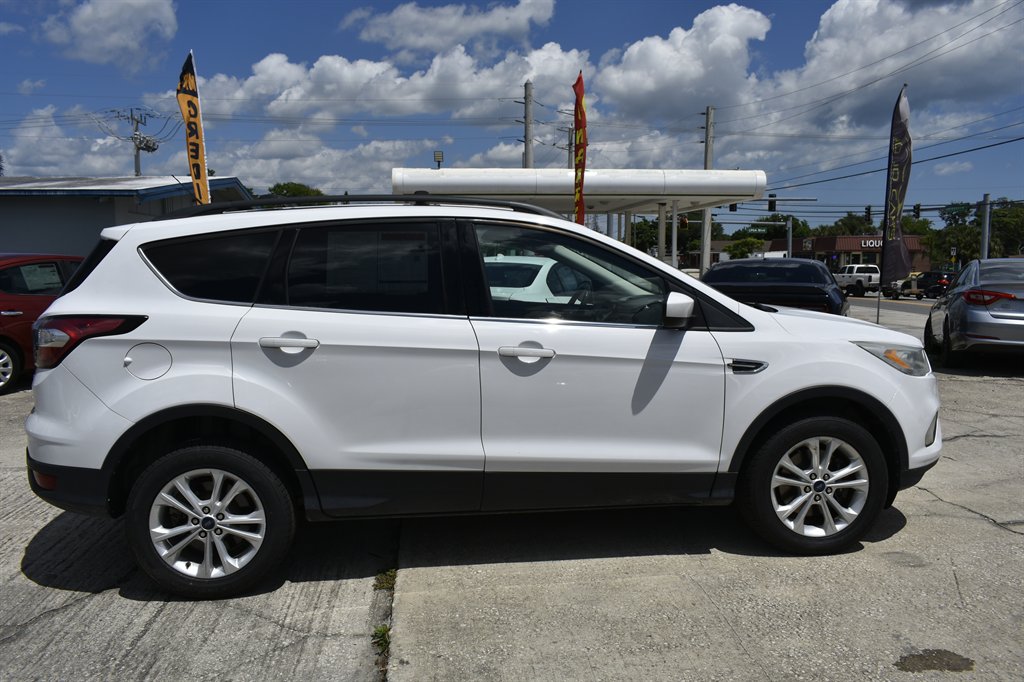 2017 Ford Escape - $9,995