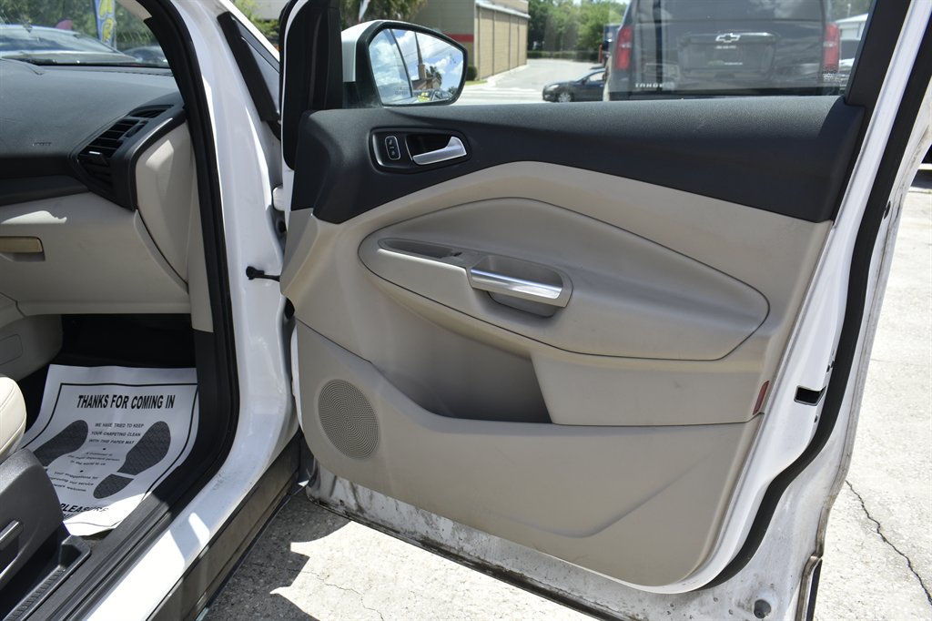 2017 Ford Escape - $9,995