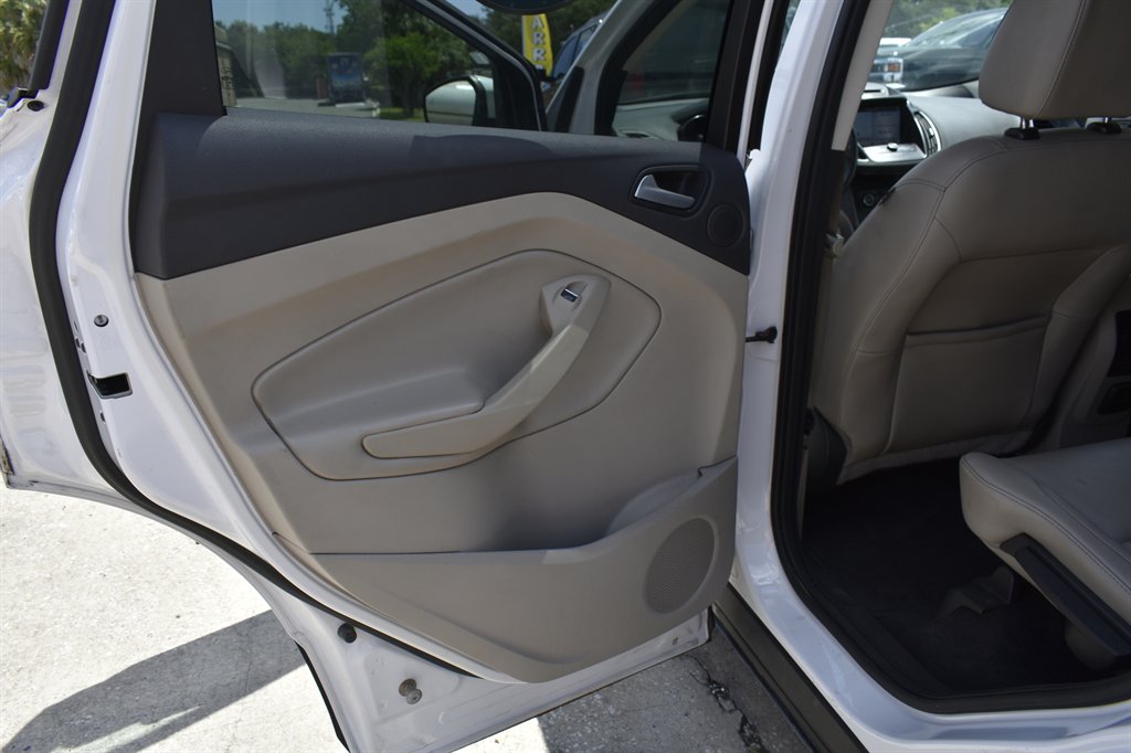 2017 Ford Escape - $9,995