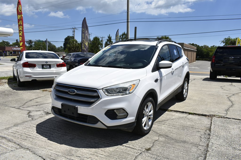 2017 Ford Escape - $9,995