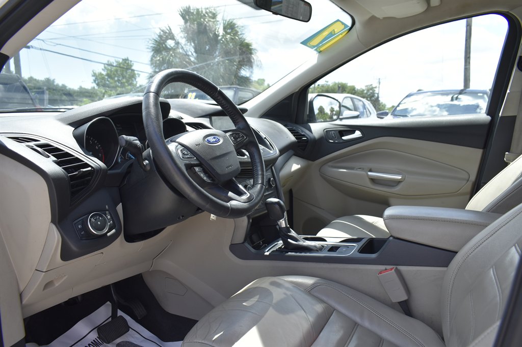 2017 Ford Escape - $9,995