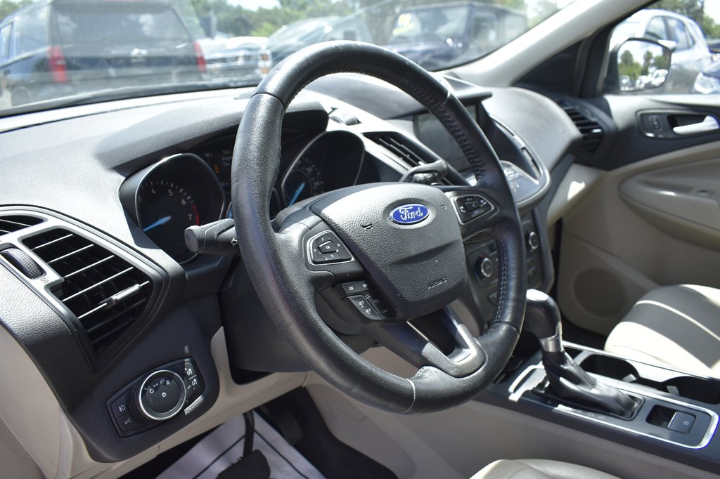 2017 Ford Escape - $9,995