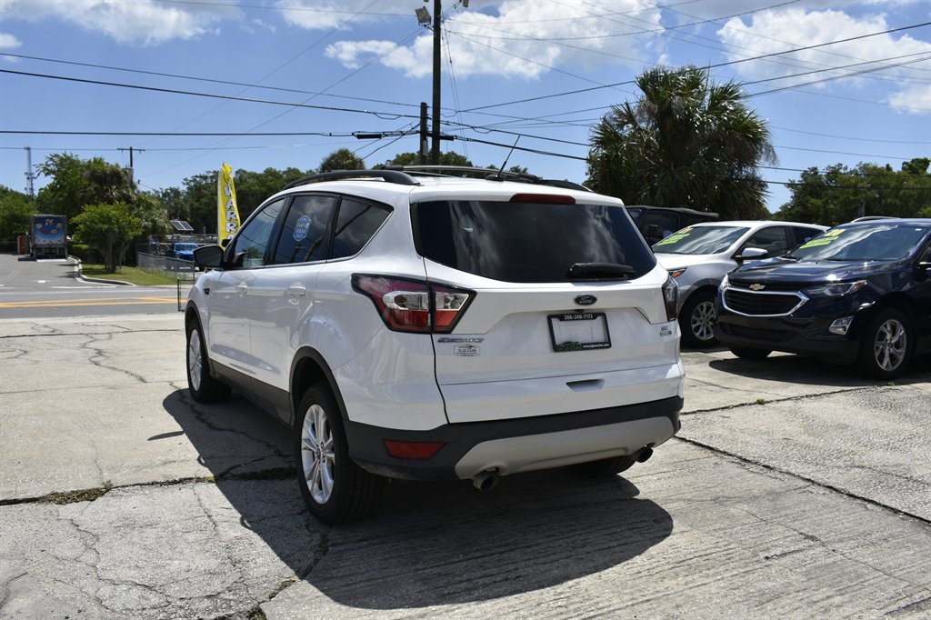 2017 Ford Escape - $9,995