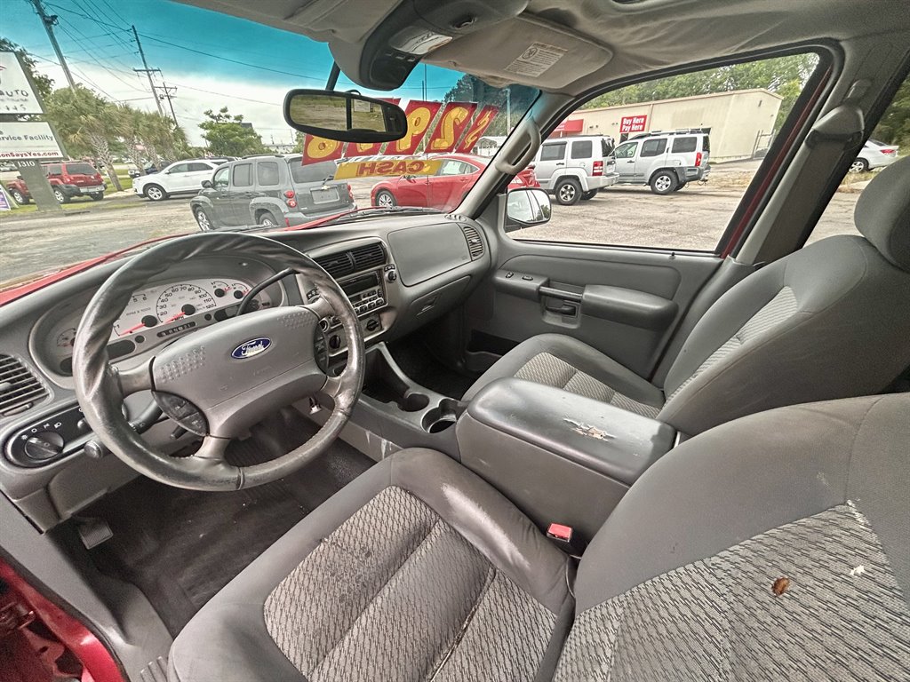 2005 Ford Explorer Sport Trac XLS photo