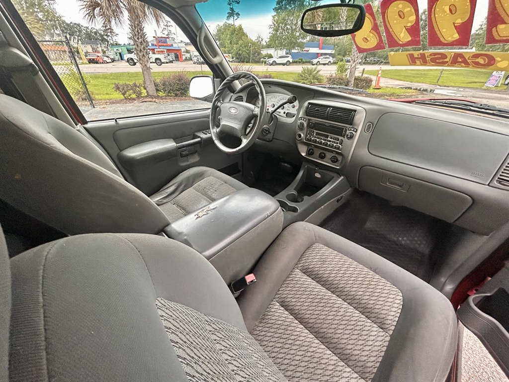 2005 Ford Explorer Sport Trac XLS photo