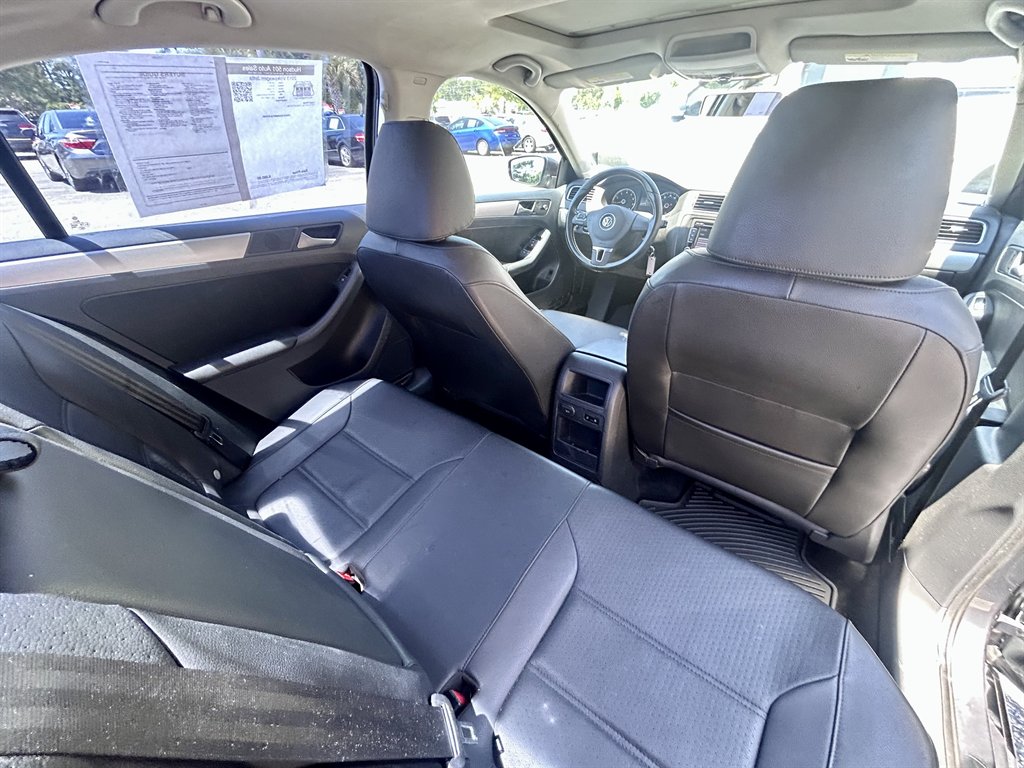 2013 Volkswagen Jetta - $9,995