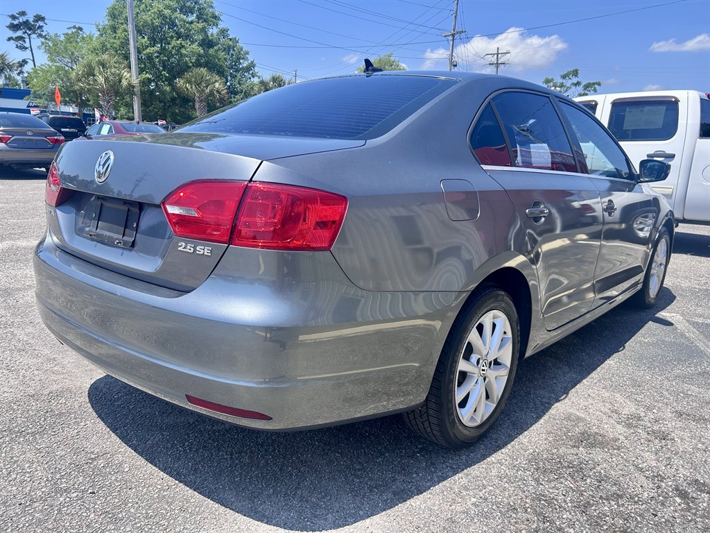 2013 Volkswagen Jetta - $9,995