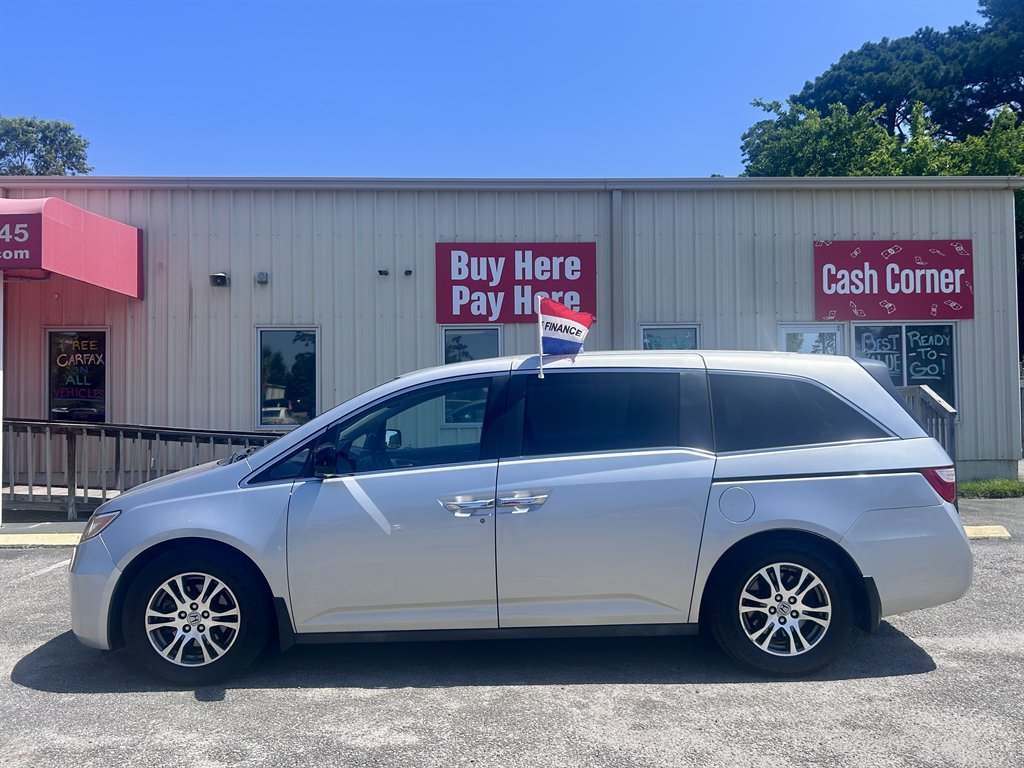 2013 Honda Odyssey - $10,995