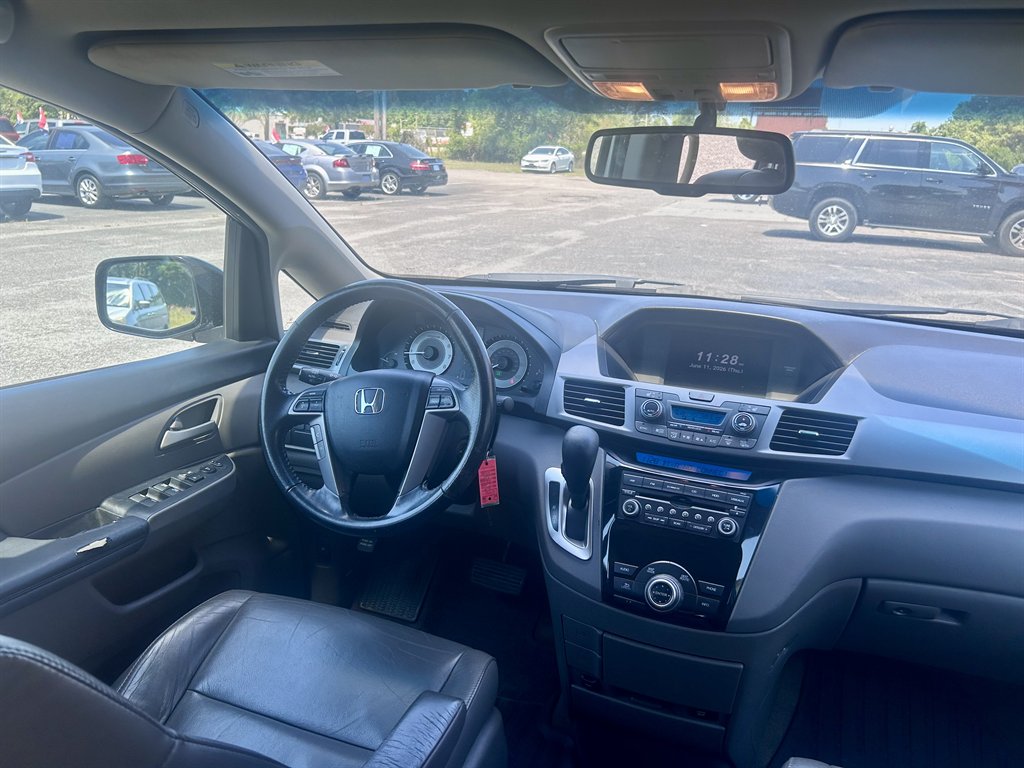 2013 Honda Odyssey - $10,995