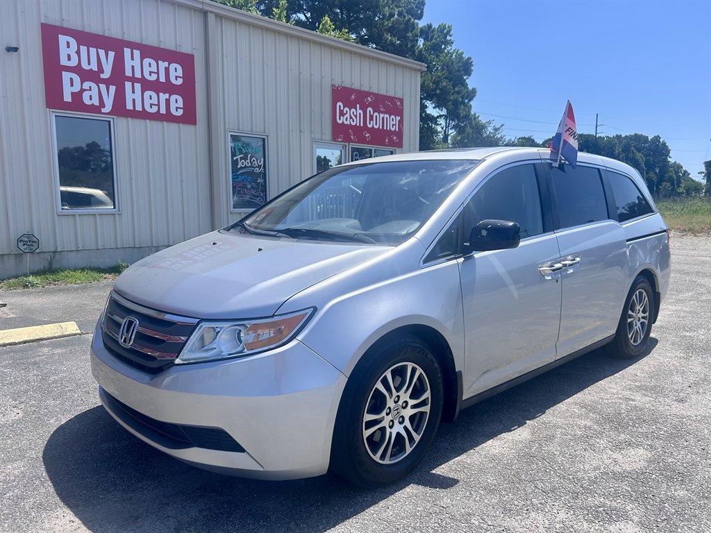 2013 Honda Odyssey - $10,995