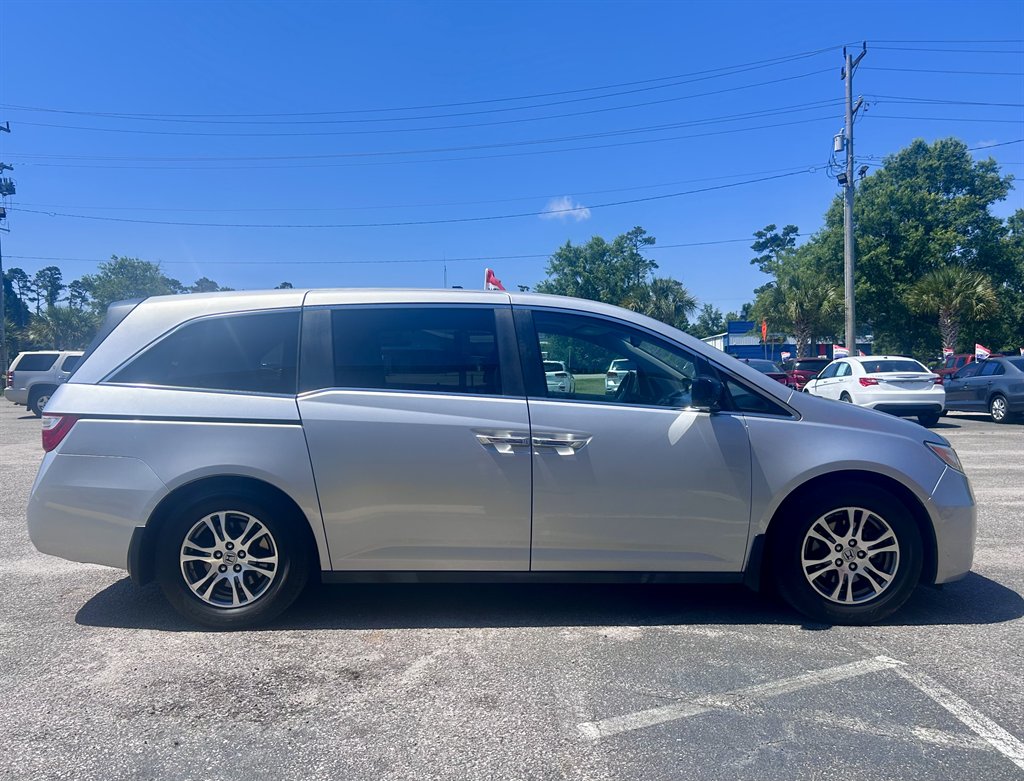2013 Honda Odyssey - $10,995
