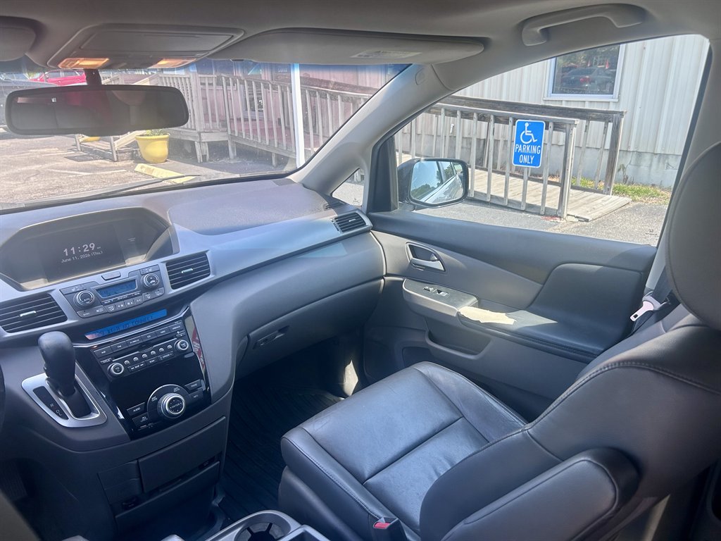 2013 Honda Odyssey - $10,995