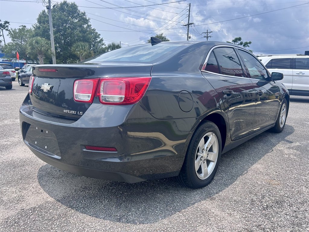 2015 Chevrolet Malibu - $9,995