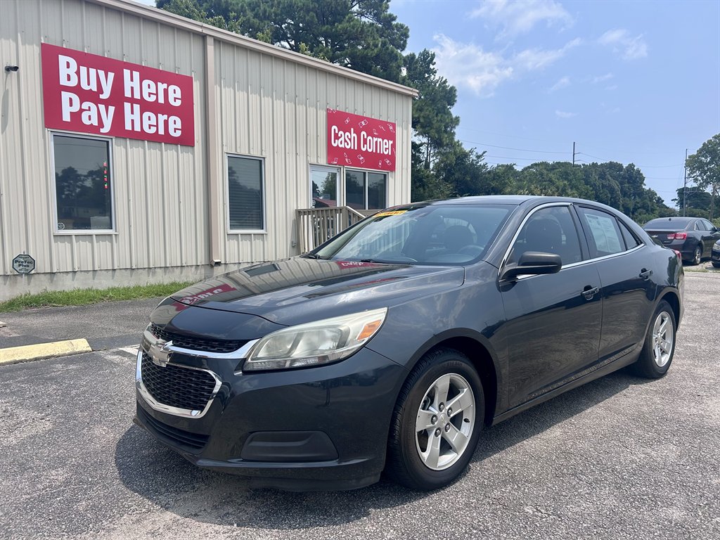 2015 Chevrolet Malibu - $9,995
