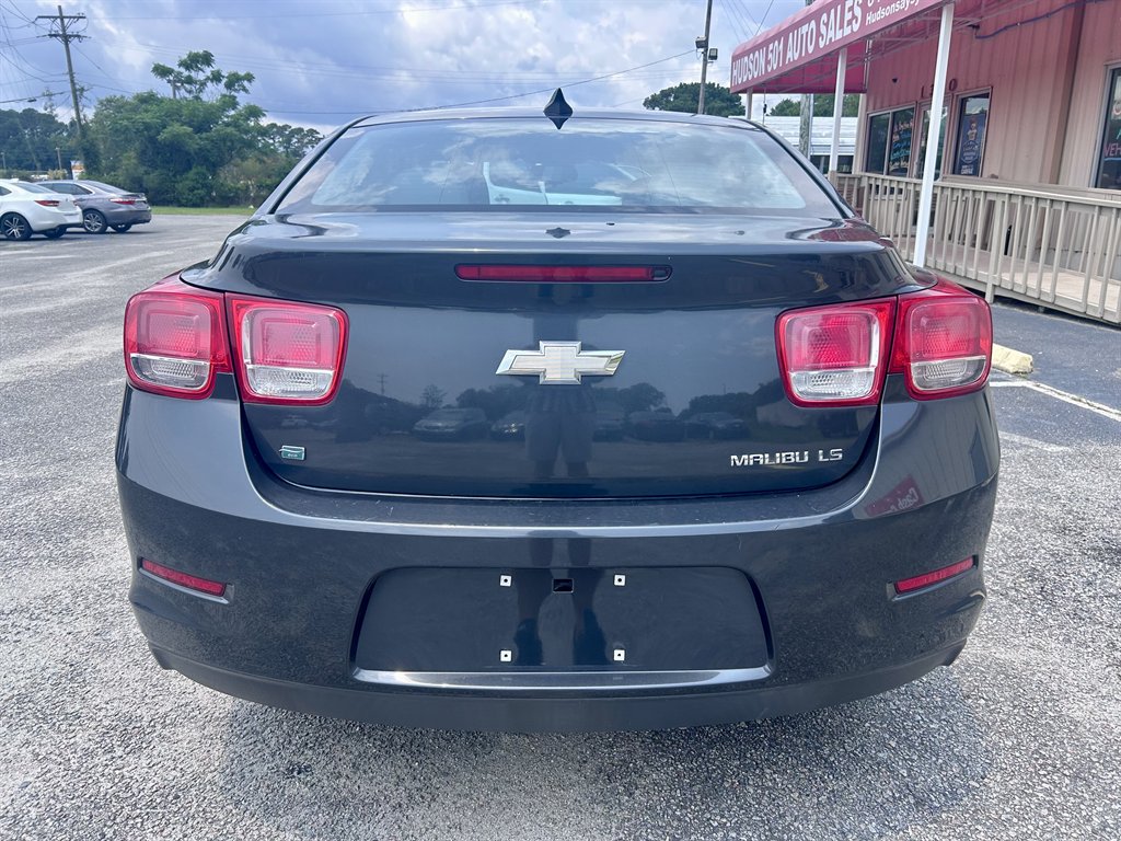 2015 Chevrolet Malibu - $9,995