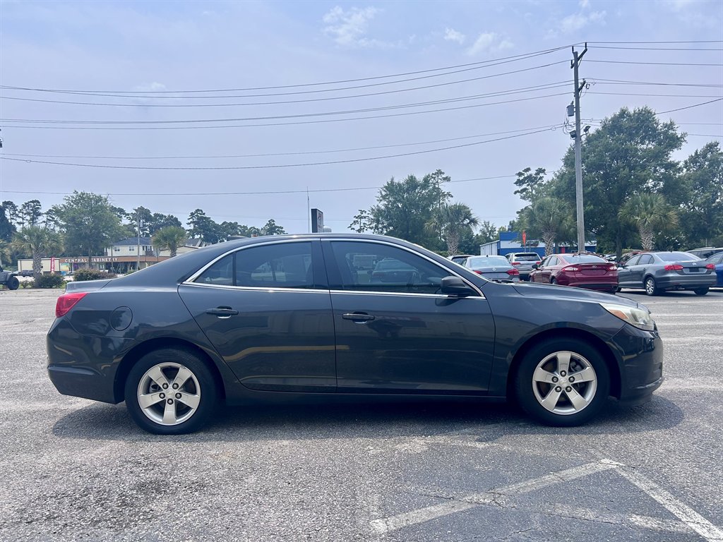 2015 Chevrolet Malibu - $9,995