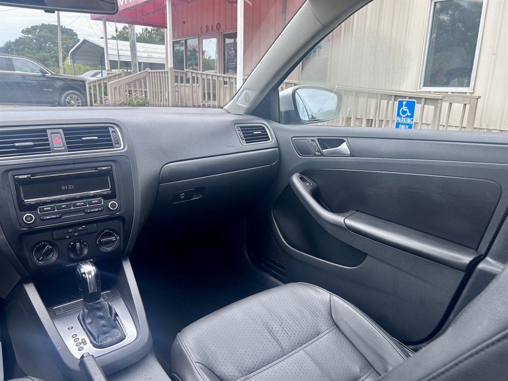 2014 Volkswagen Jetta - $8,995