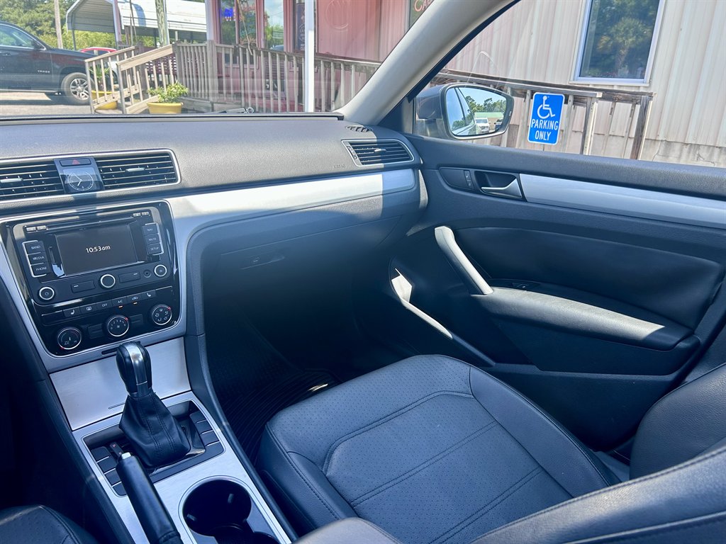 2013 Volkswagen Passat - $8,995