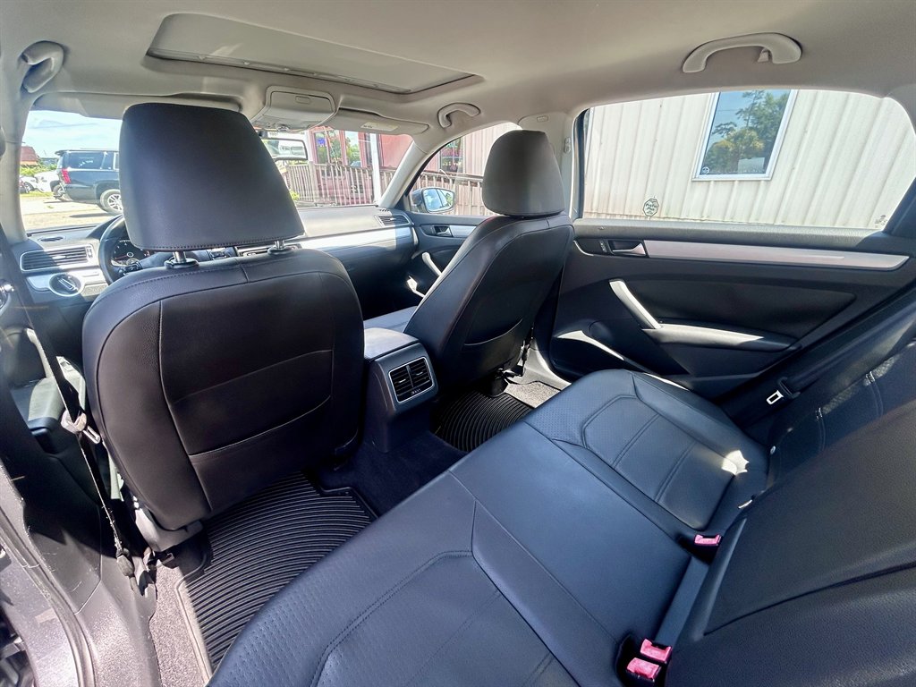 2013 Volkswagen Passat - $8,995