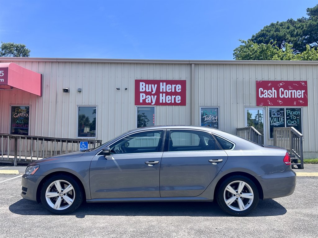 2013 Volkswagen Passat - $8,995