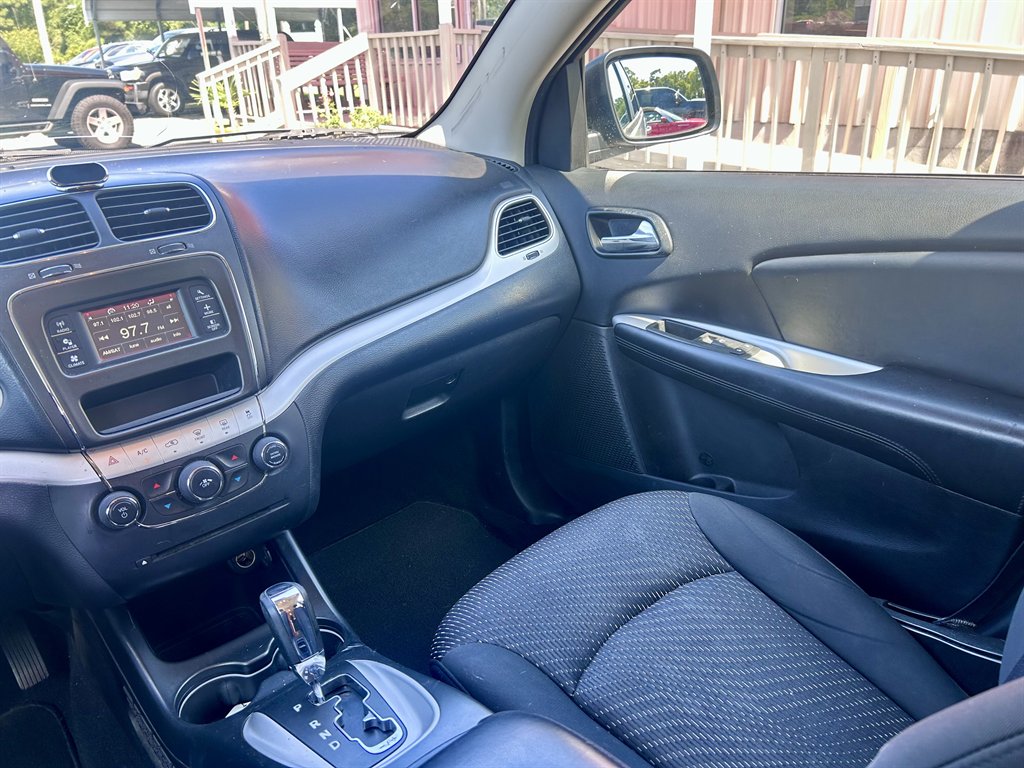 2016 Dodge Journey - $8,995