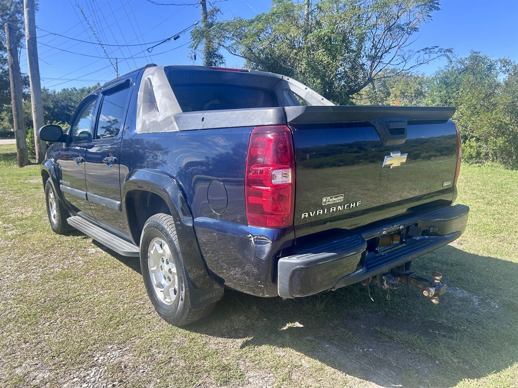 2007 Chevrolet Avalanche - $4,995