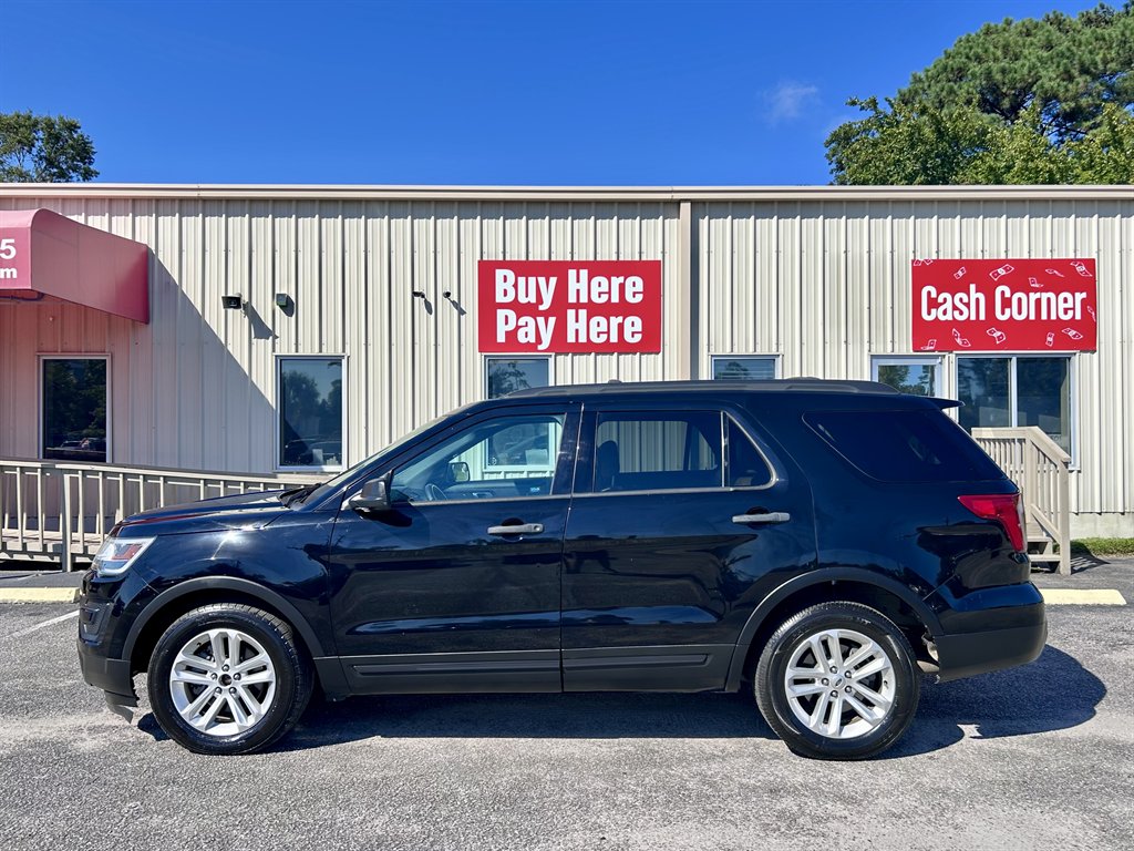 2017 Ford Explorer - $9,995