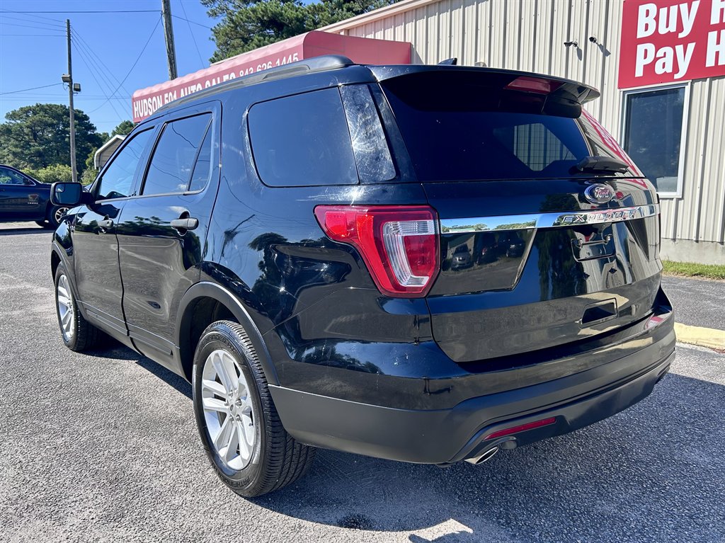 2017 Ford Explorer - $9,995