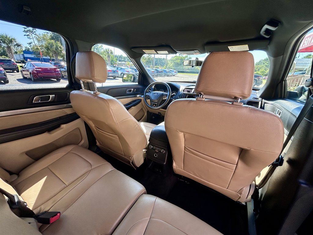 2017 Ford Explorer - $9,995