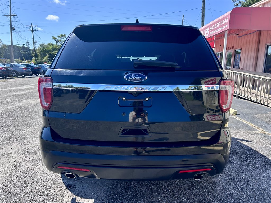 2017 Ford Explorer - $9,995