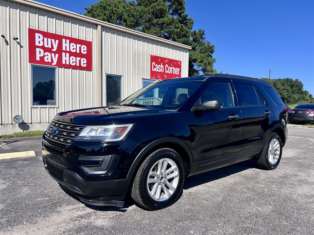 2017 Ford Explorer - $9,995
