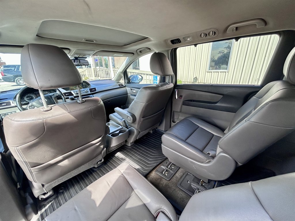 2014 Honda Odyssey - $10,995