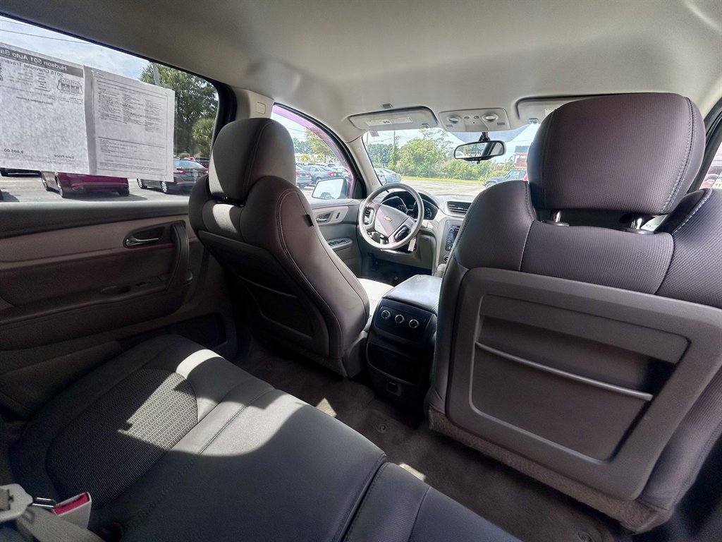 2015 Chevrolet Traverse - $9,995