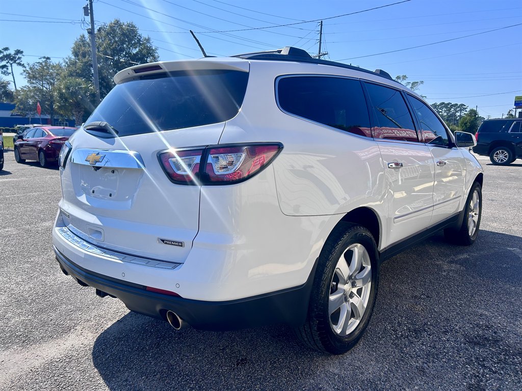 2017 Chevrolet Traverse - $10,995
