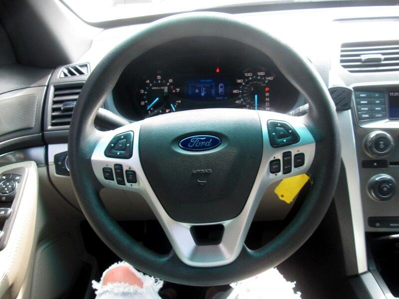 2013 Ford Explorer photo