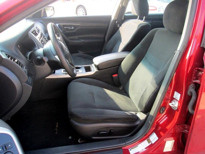 2015 Nissan Altima SV photo