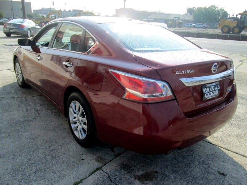 2015 Nissan Altima SV photo
